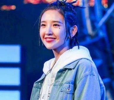 比较浅易的女生脏辫编法，女生日常脏辫图片大全